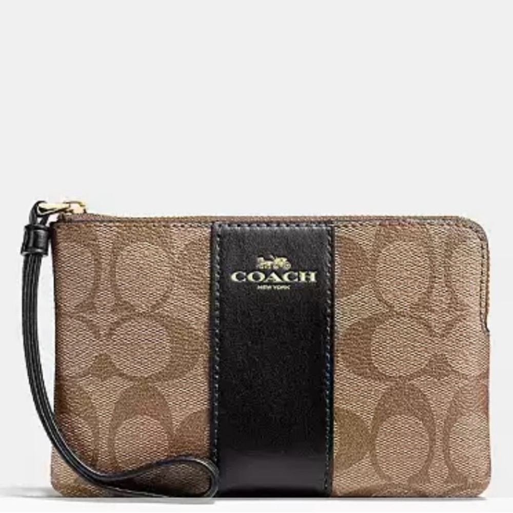 COACH Signature corner zip wristlet New with tags